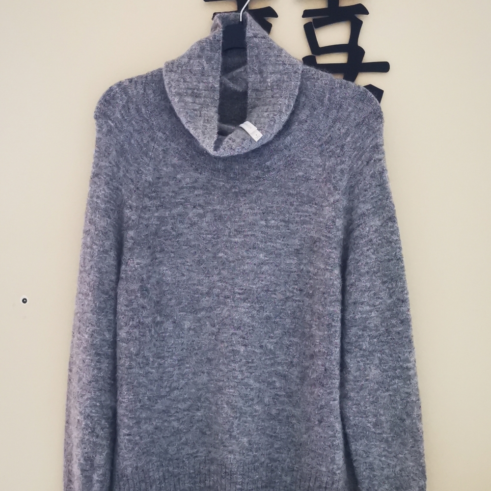 EUC Aritzia The Group Babaton Plutarch Sweater - Small